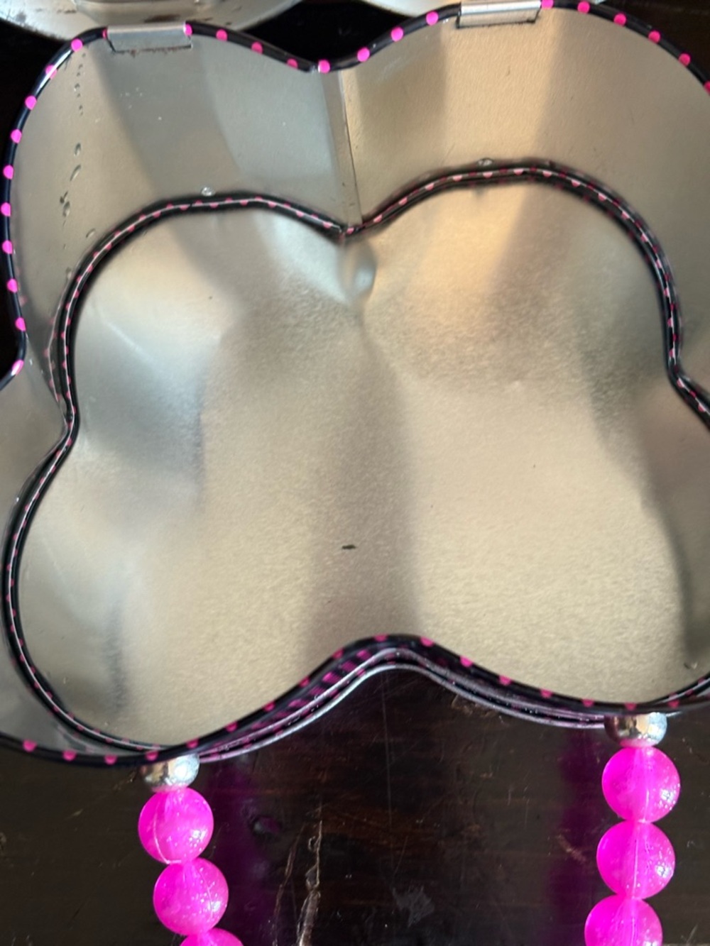 Hello Kitty Hot Pink Polka Dot Heart Tin Purse - Picture 10 of 10